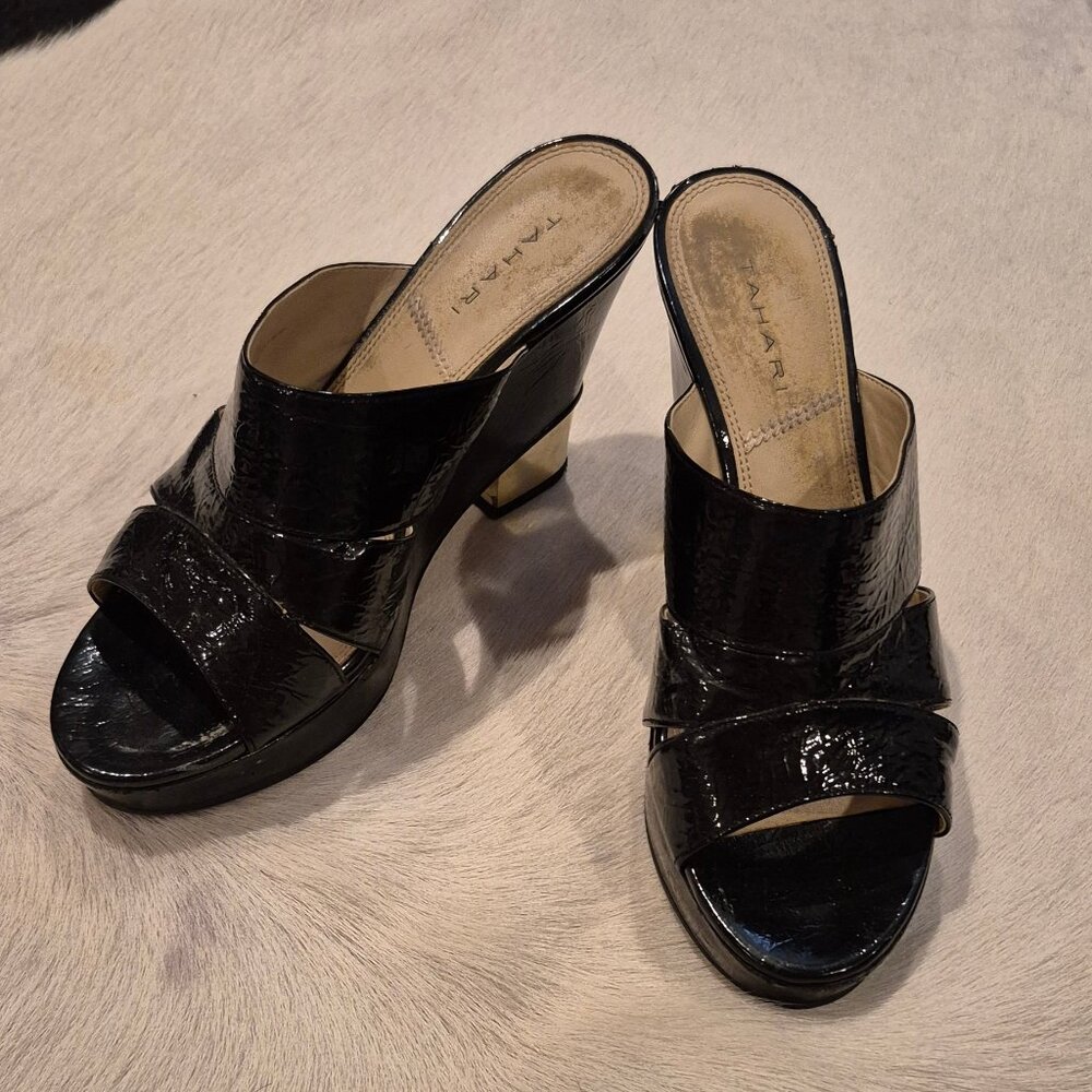 Tahari Flopsi Slip On Sandals